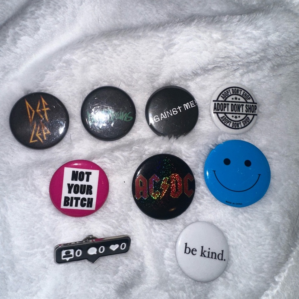 Assorted Button Pins Set
